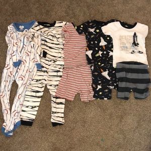 SOLD 5 pajama bundle boys 2T. Carters